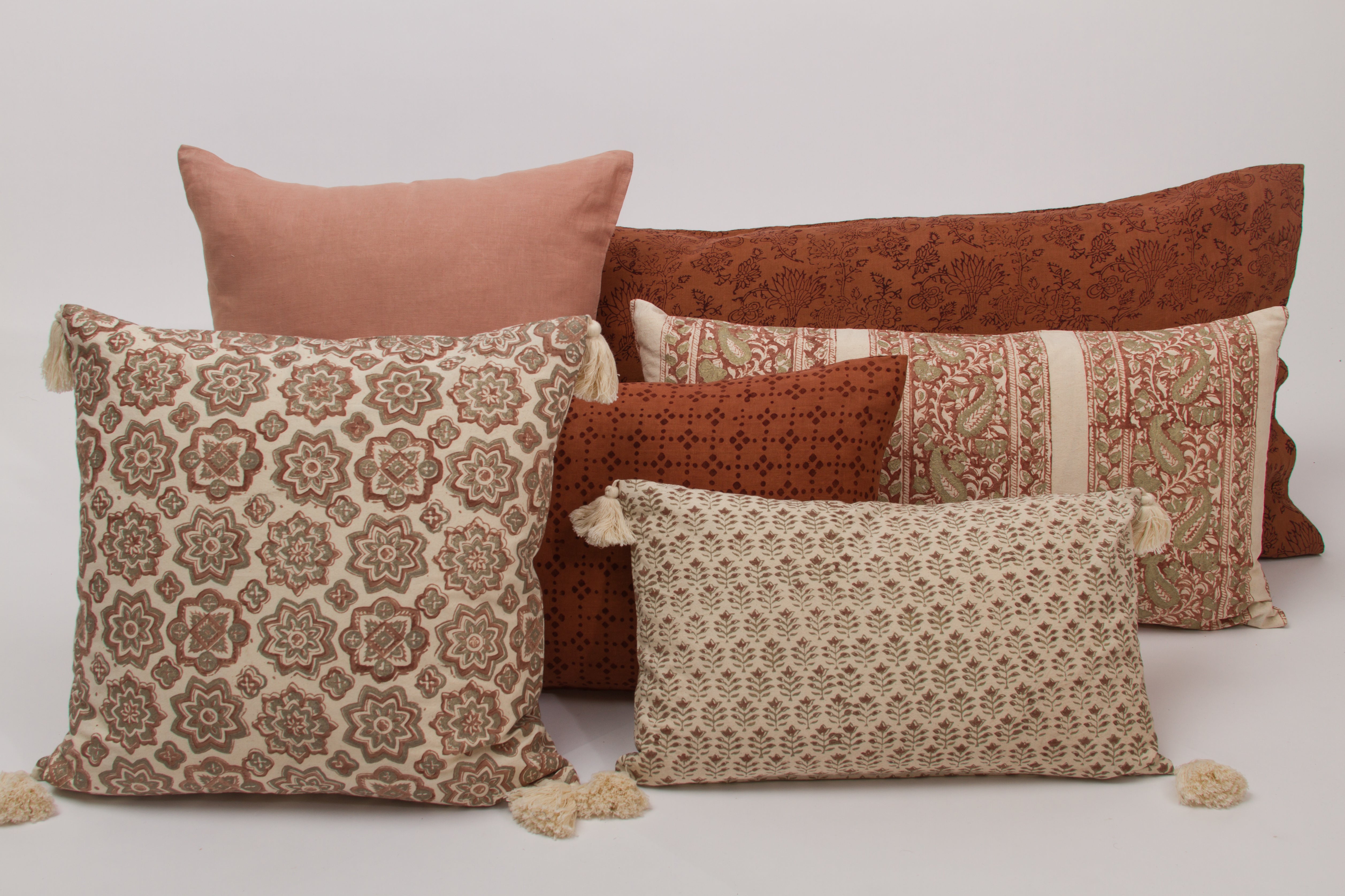 Anjali Dots Cinnamon/Brown Petit Lumbar Pillow Cover
