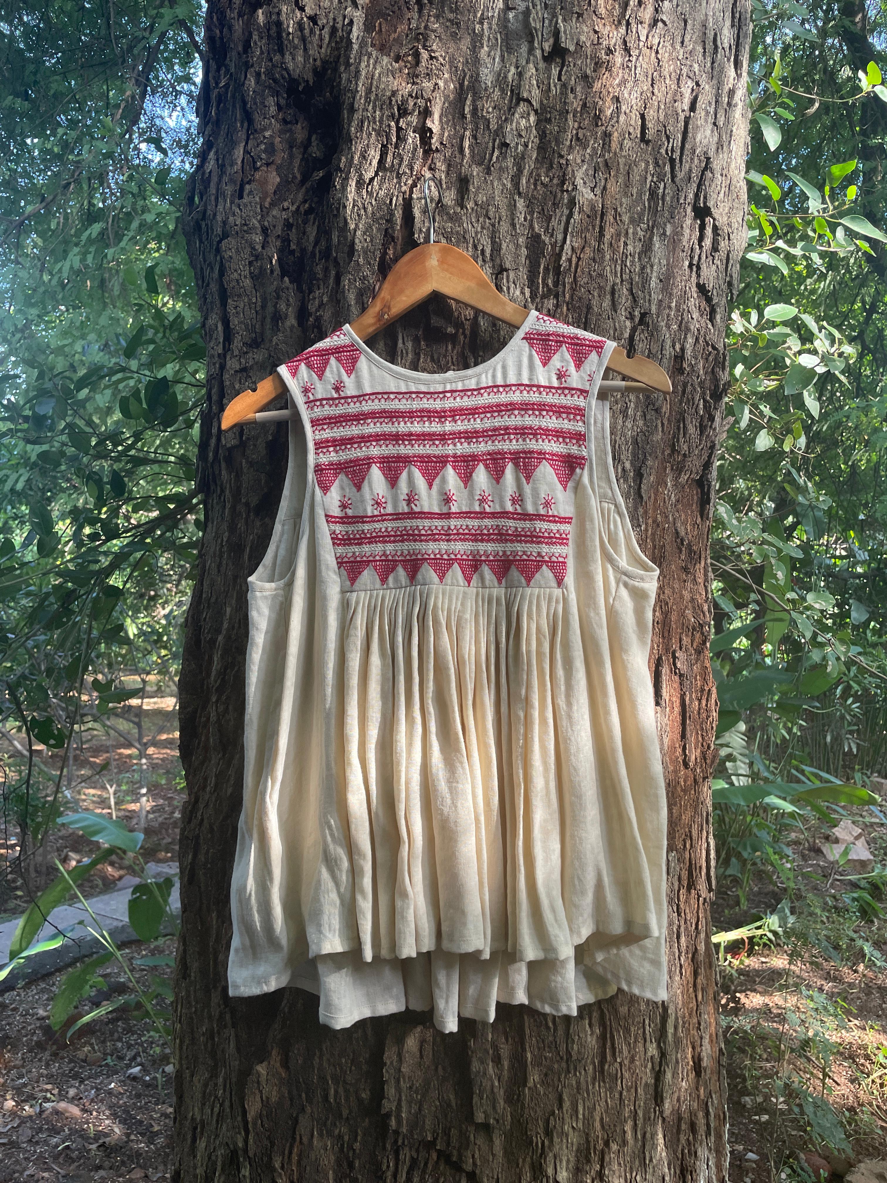 Short Yoshiko Tea Stain with Embroidery